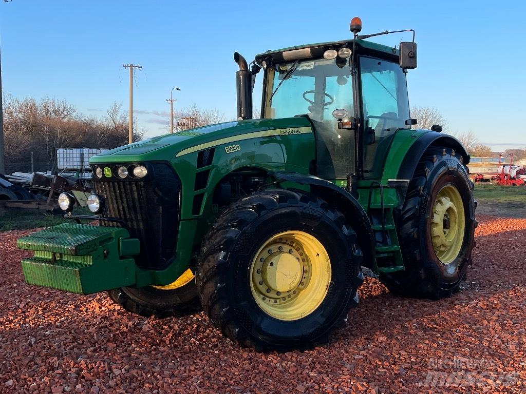 John Deere 8230 Ciągniki rolnicze