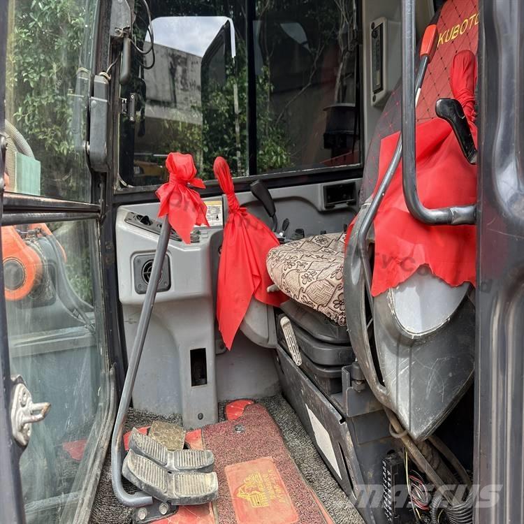 Kubota 183-3 Koparki gąsienicowe