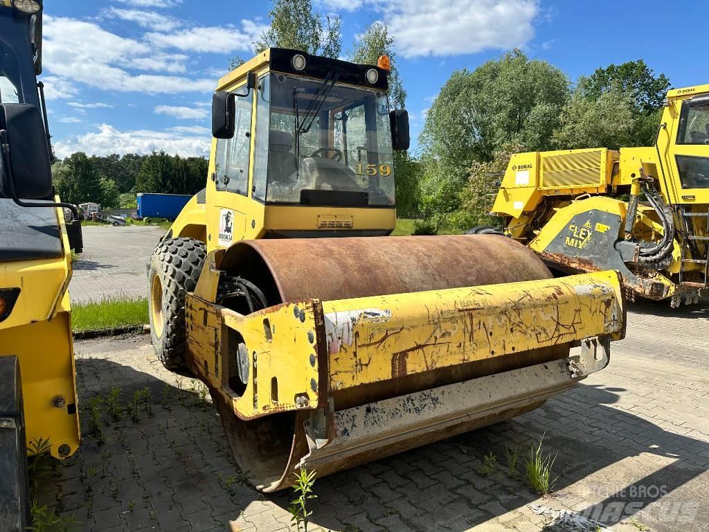 Bomag BW 211 D-4 Walce jednobębnowe