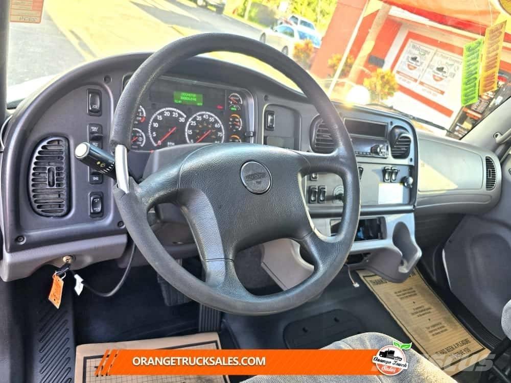 Freightliner M2 106 Chłodnie samochodowe
