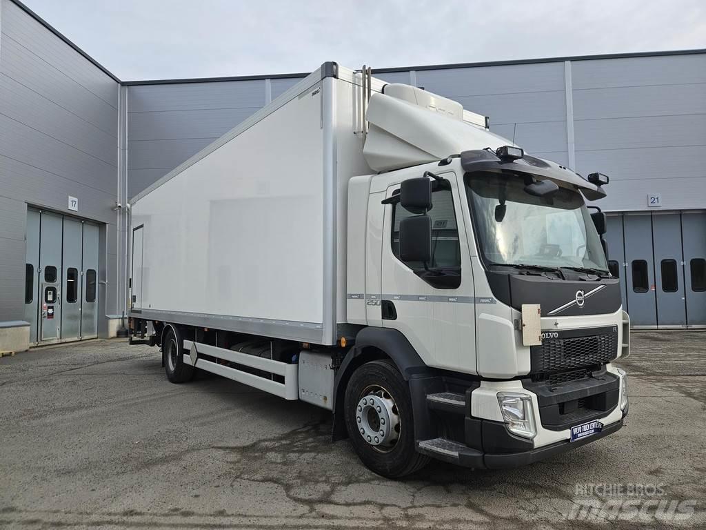 Volvo FL Samochody ciężarowe ze skrzynią zamkniętą