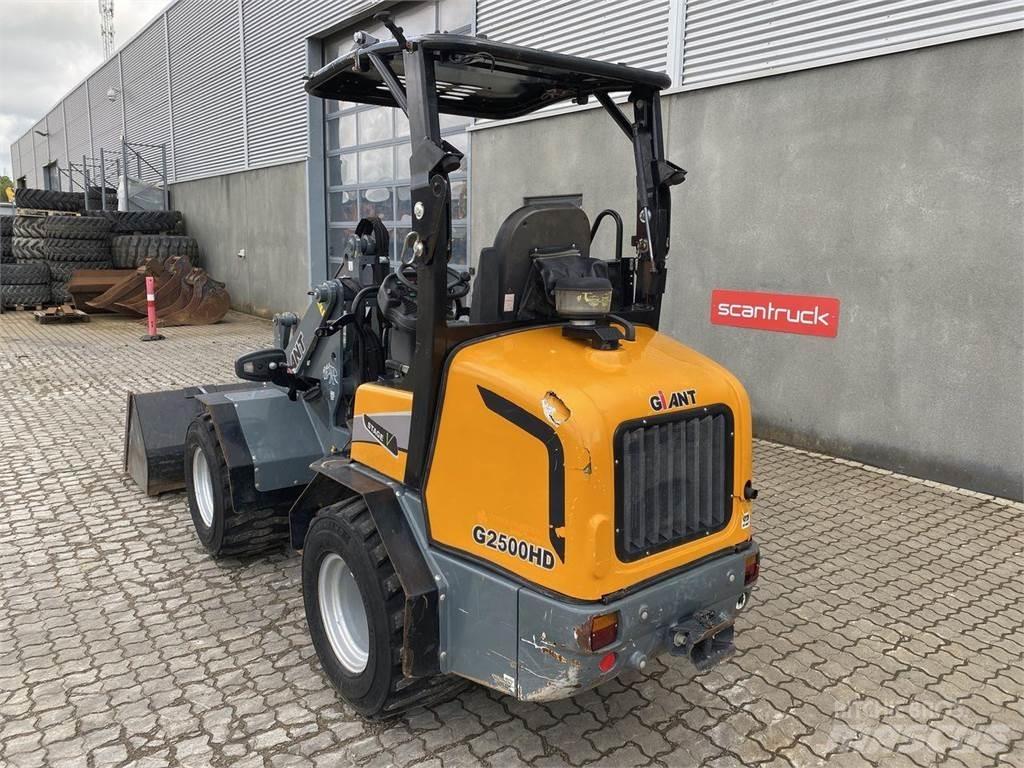 GiANT G2500HD Ładowarki wielofunkcyjne
