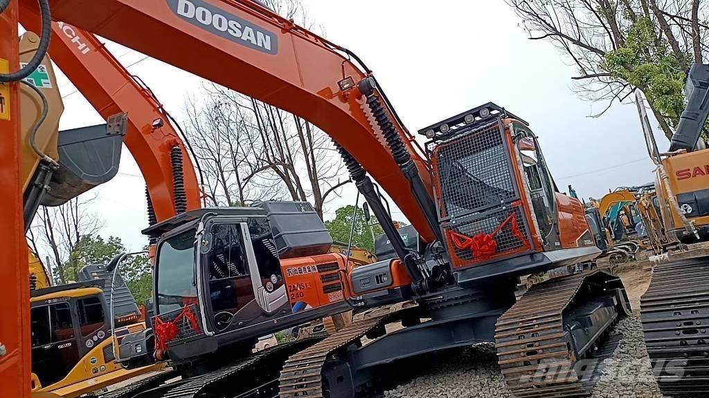 Doosan 225 LC-9 Koparki gąsienicowe