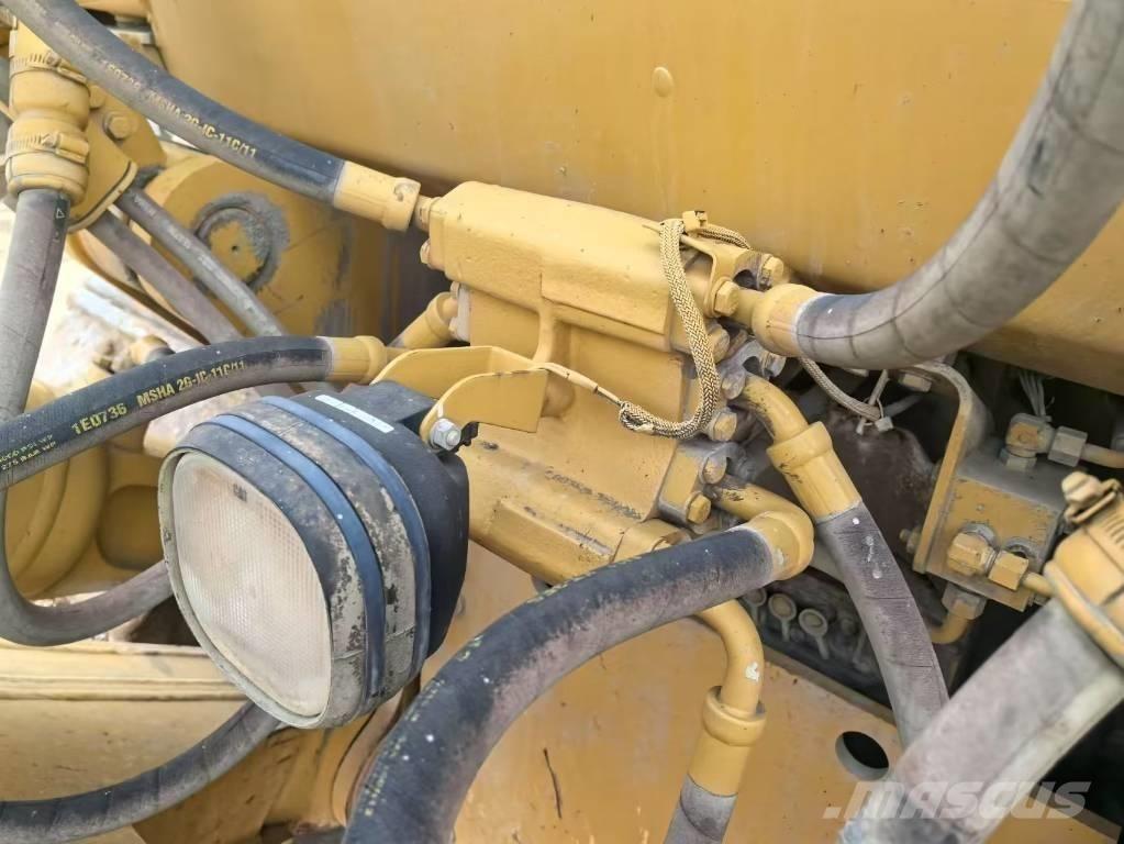 CAT D 8 T Spycharki gąsienicowe