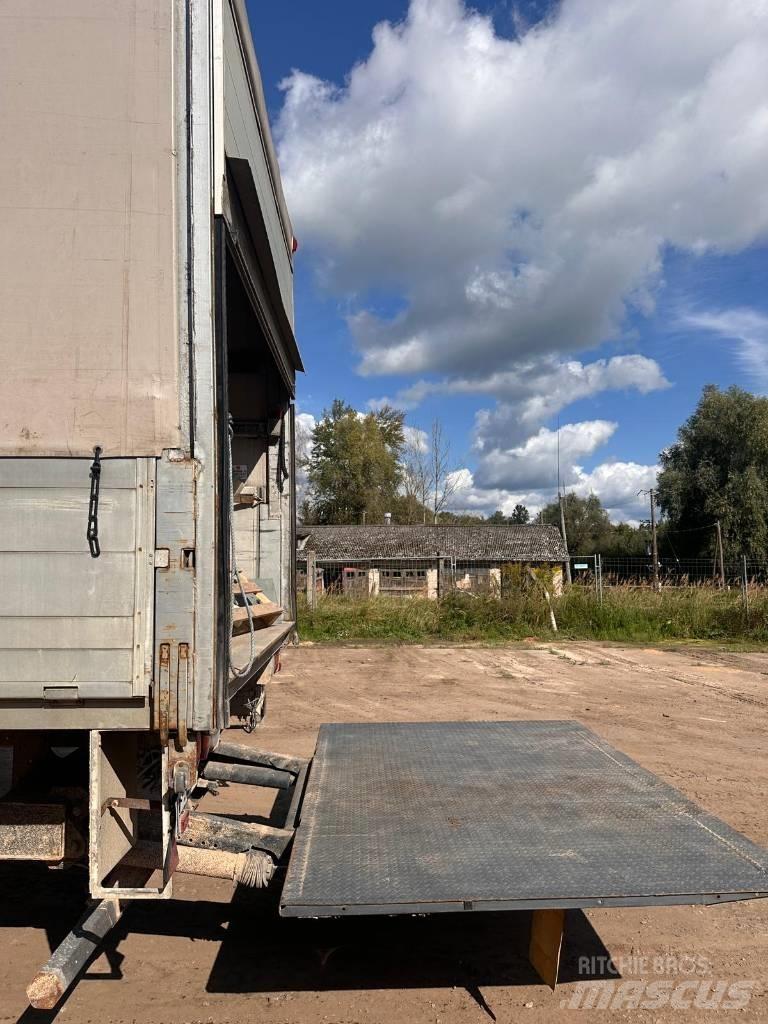 Iveco Stralis AT 190 Żurawie samochodowe
