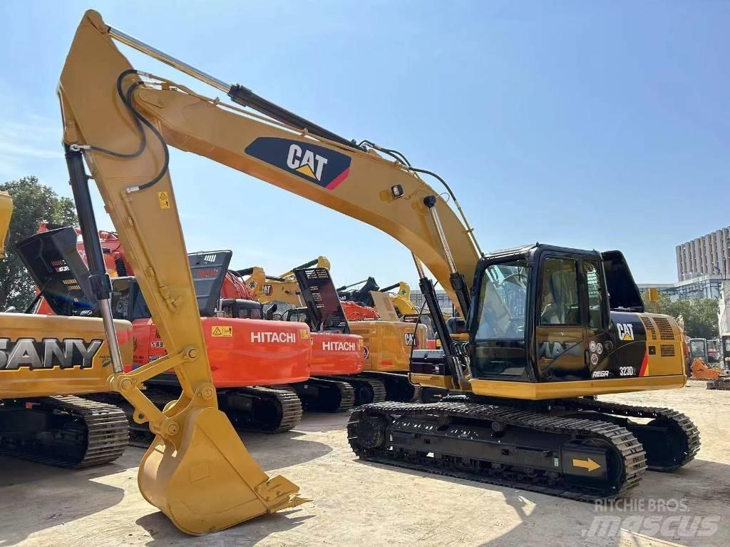 CAT 323 D Koparki gąsienicowe