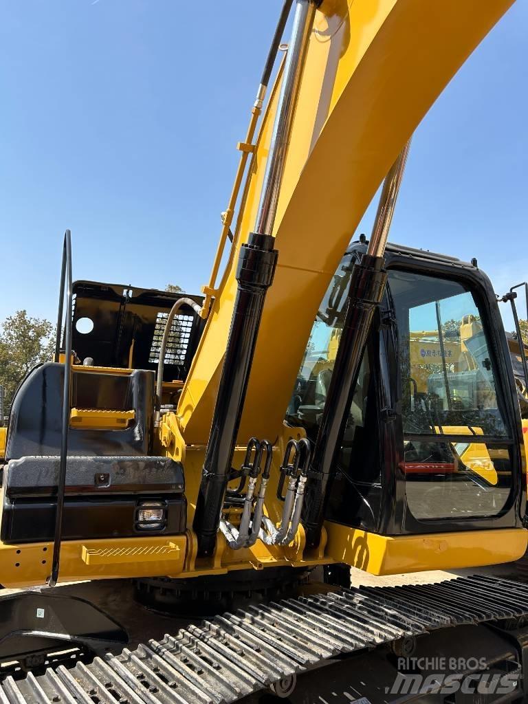 CAT 323 D Koparki gąsienicowe