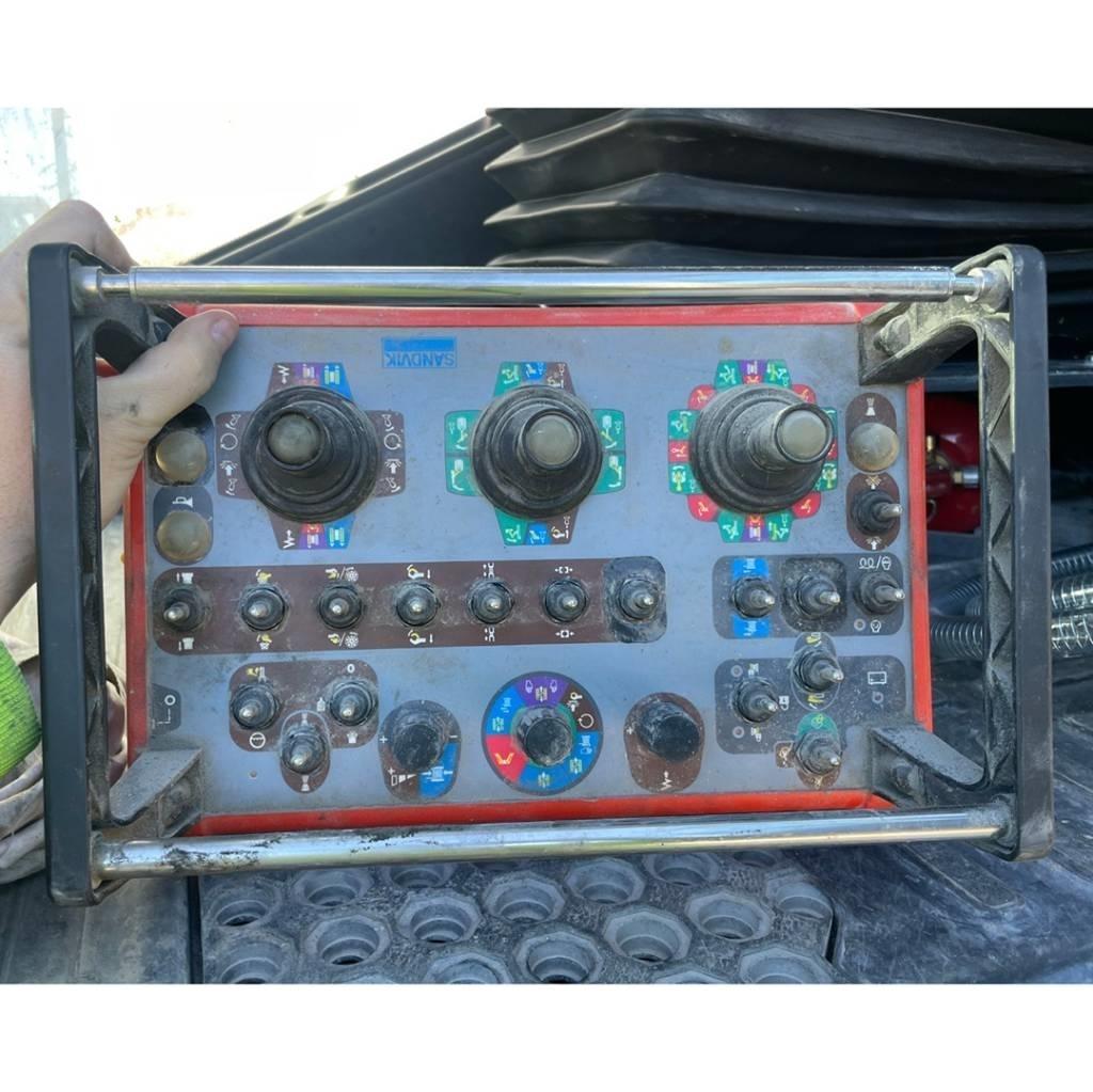 Sandvik DX800i Wiertnice do nawierzchni