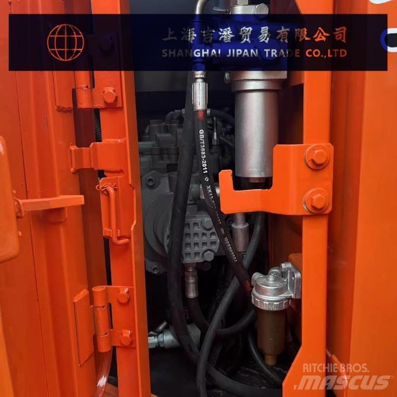 Hitachi ZX 135 Koparki gąsienicowe