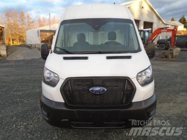 Ford Transit 250 Busy / Vany