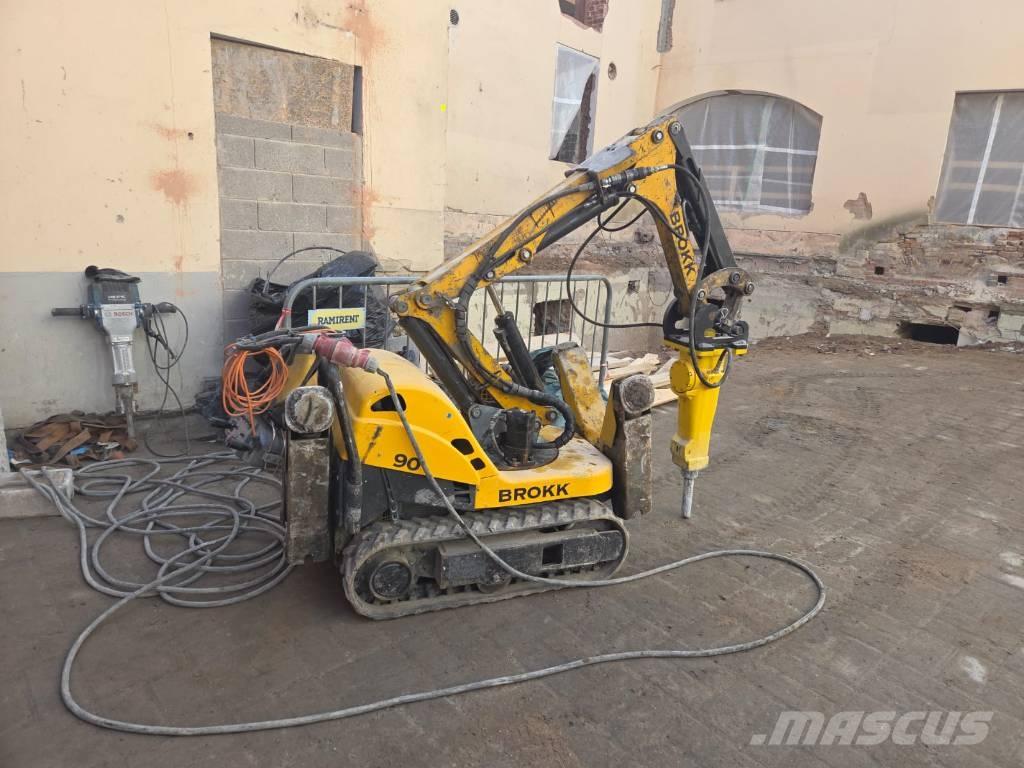 Brokk 90 Koparki wyburzeniowe