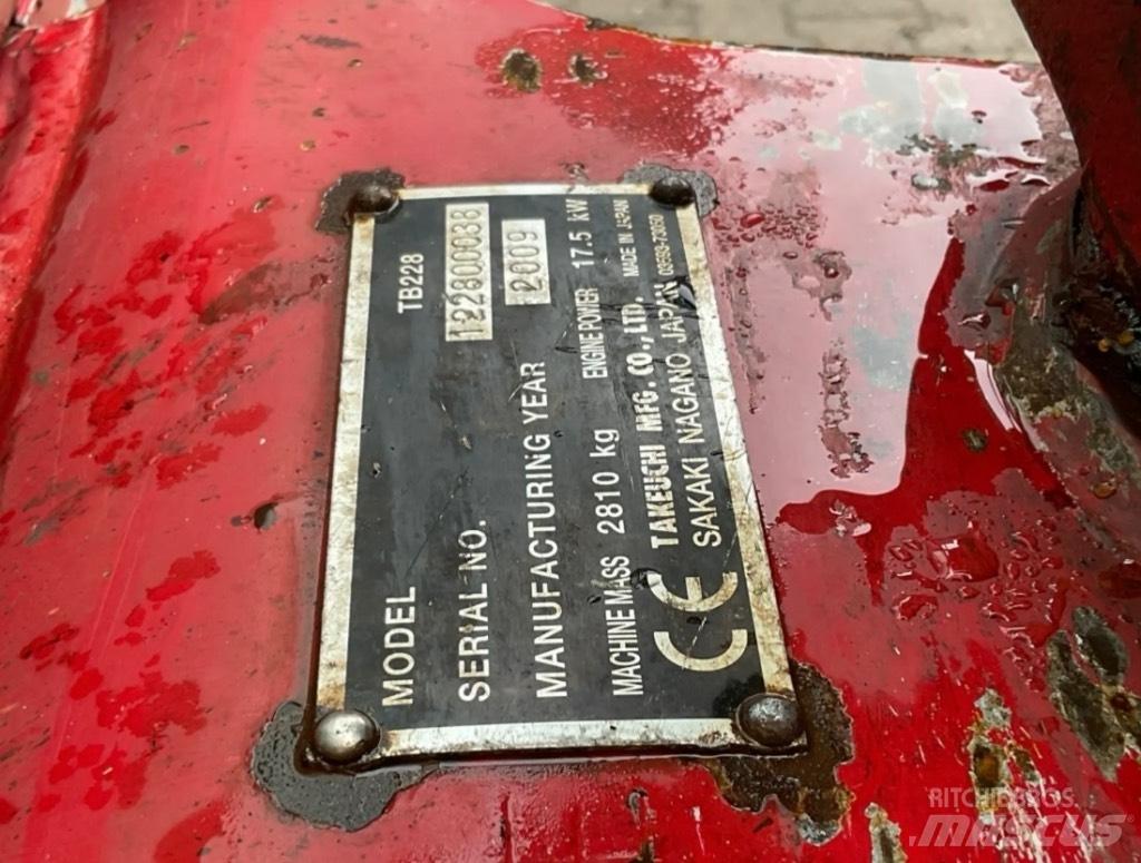 Takeuchi TB228 Minikoparki