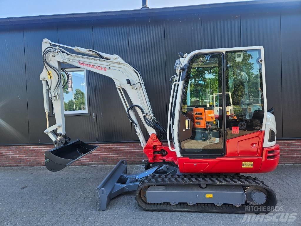 Takeuchi TB 240 Minikoparki