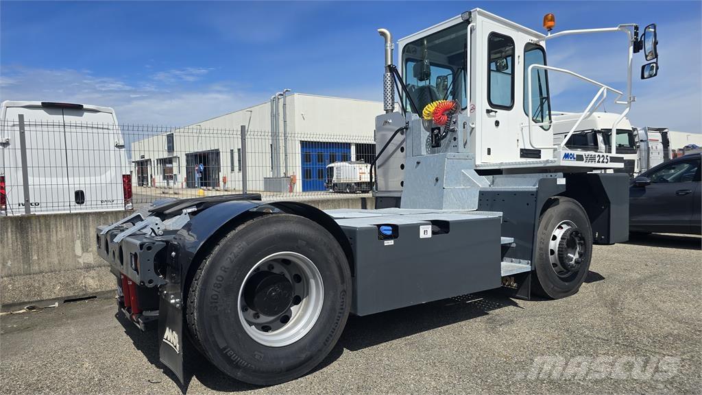 MOL YM225 Ciągniki terminalowe