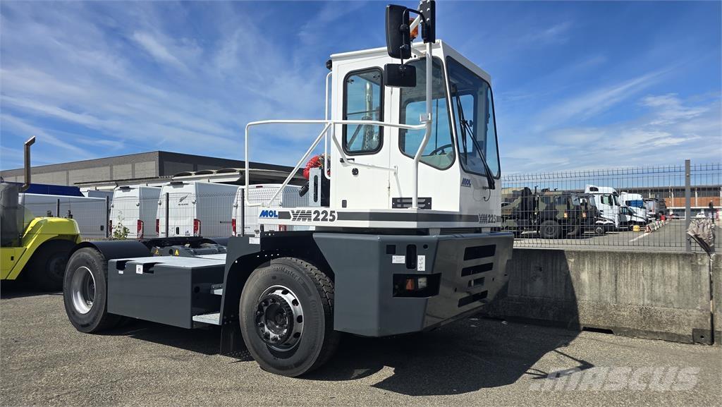 MOL YM225 Ciągniki terminalowe