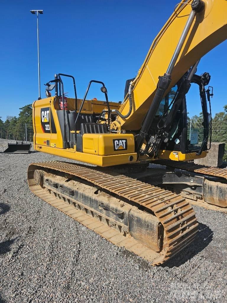 CAT 323 Koparki gąsienicowe