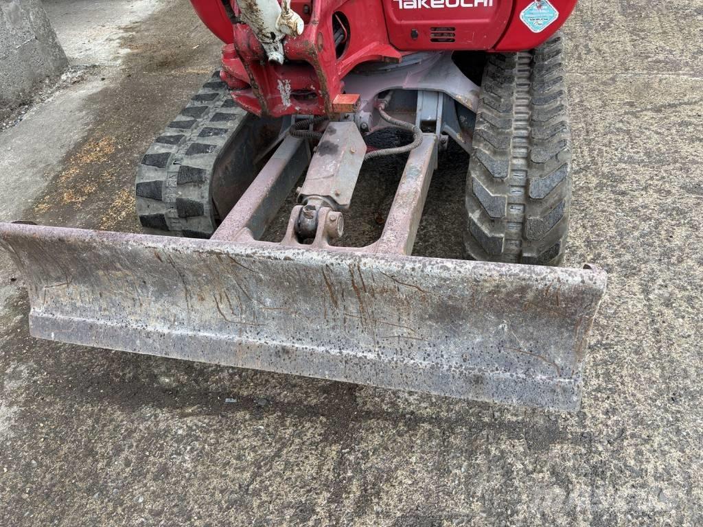 Takeuchi TB 230 Minikoparki