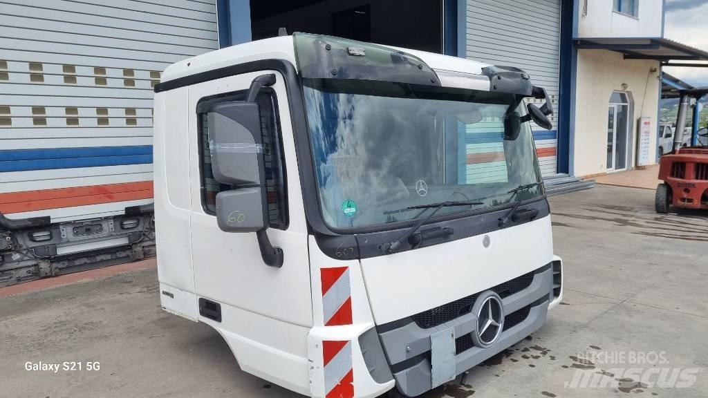 Mercedes-Benz CABIN Kabiny i wnętrze
