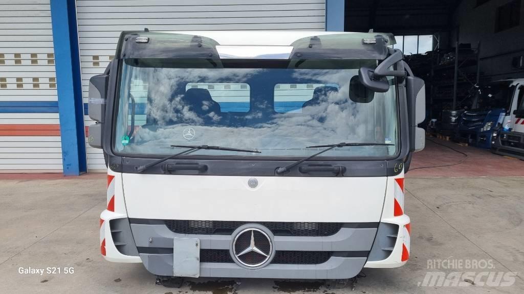 Mercedes-Benz CABIN Kabiny i wnętrze