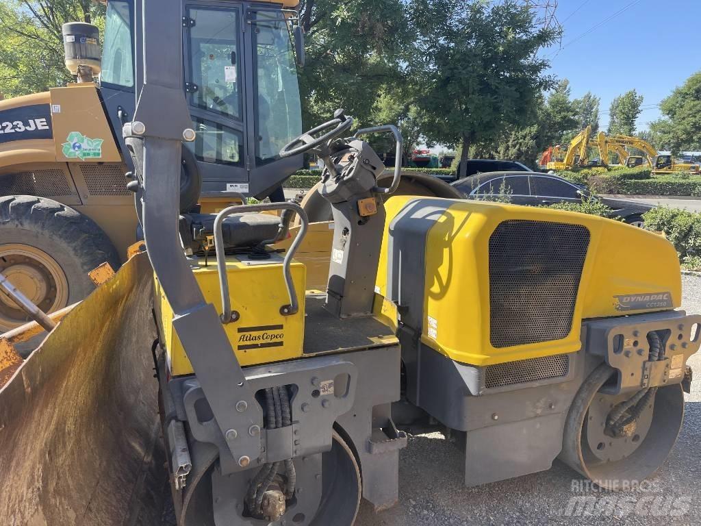 Dynapac CC 1250 Walce dwubębnowe