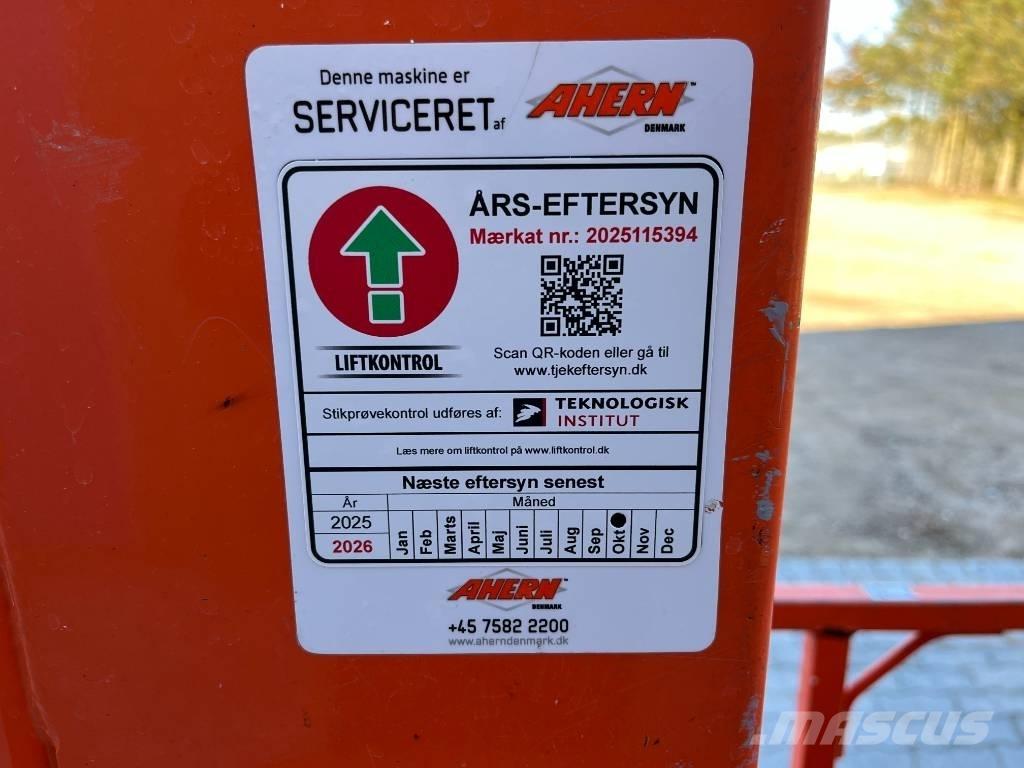 JLG 1230 ES Podnośniki masztowe