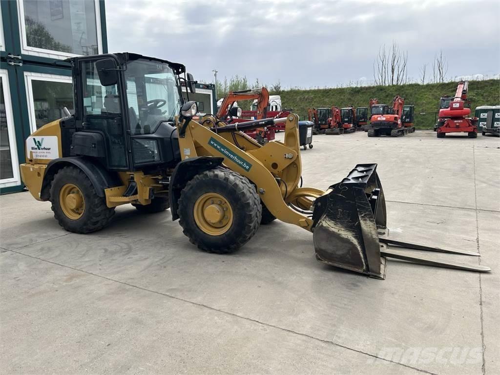CAT 906M (8758) Ładowarki wielofunkcyjne