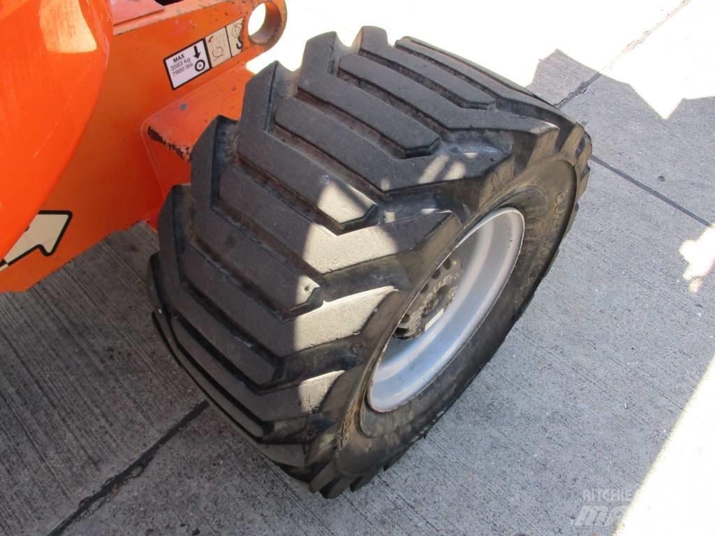 JLG 450AJ (901) Kompaktowe samojezdne wysięgniki podnośnikowe