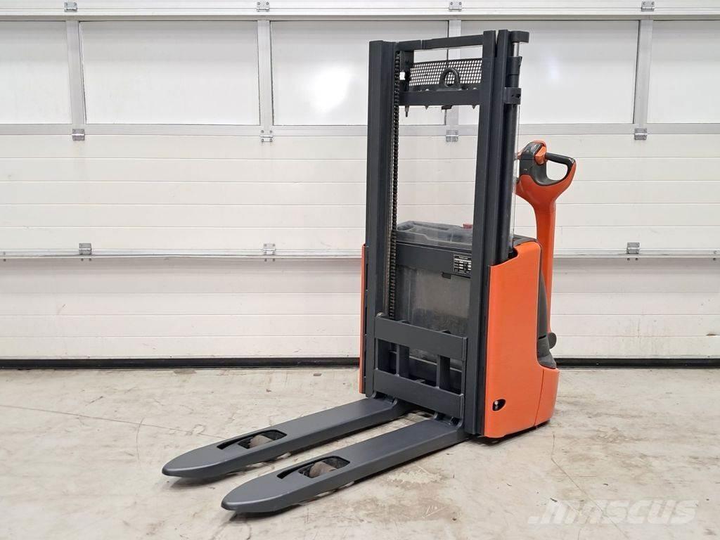Linde L10B Wózki widłowe unoszące z dyszlem