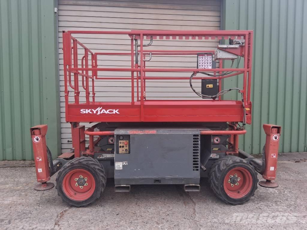 SkyJack SJ 6826 RT Podnośniki nożycowe