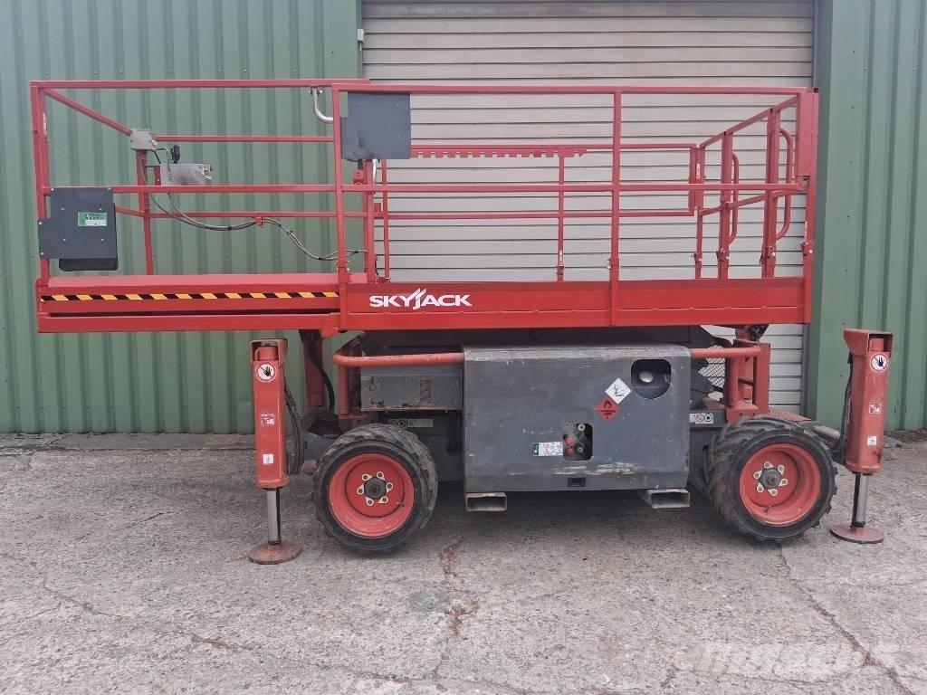 SkyJack SJ 6826 RT Podnośniki nożycowe