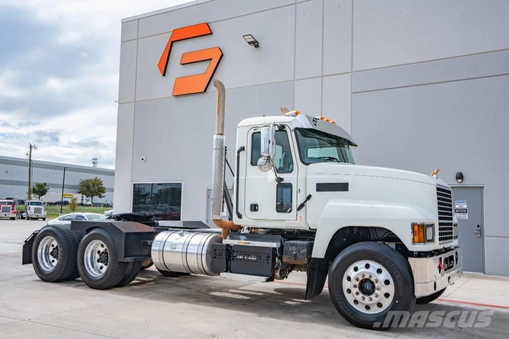 Mack Pinnacle 64T Ciągniki siodłowe