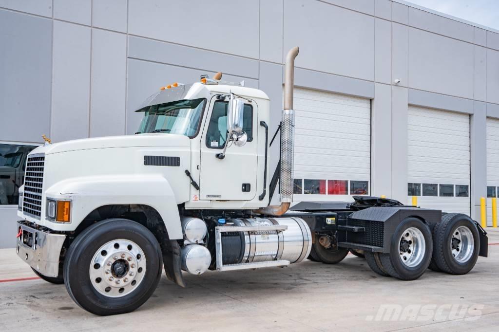 Mack Pinnacle 64T Ciągniki siodłowe