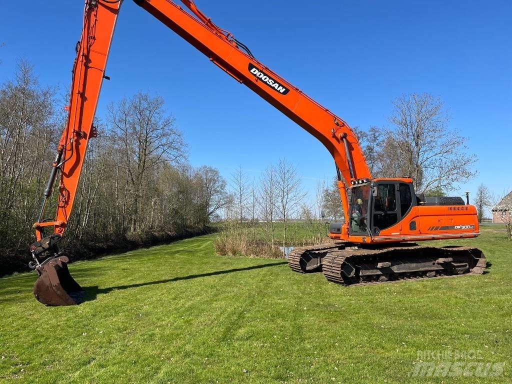 Doosan DX 300 Koparki gąsienicowe