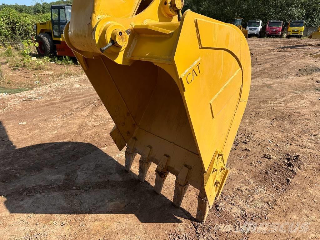 CAT 320CL Koparki gąsienicowe