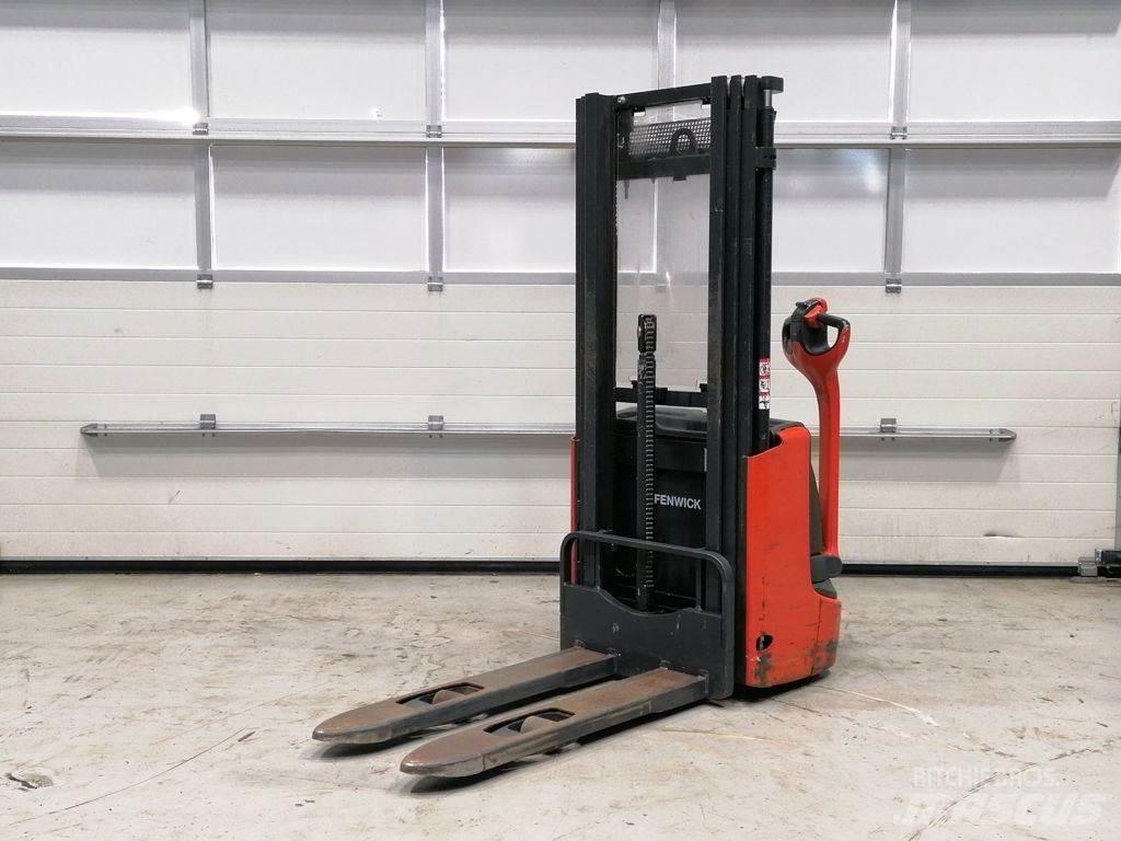 Linde L10 Wózki widłowe unoszące z dyszlem