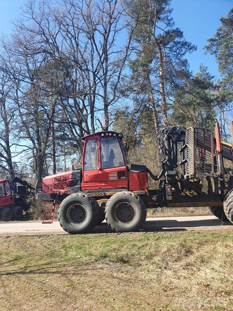 Komatsu 895 Forwardery