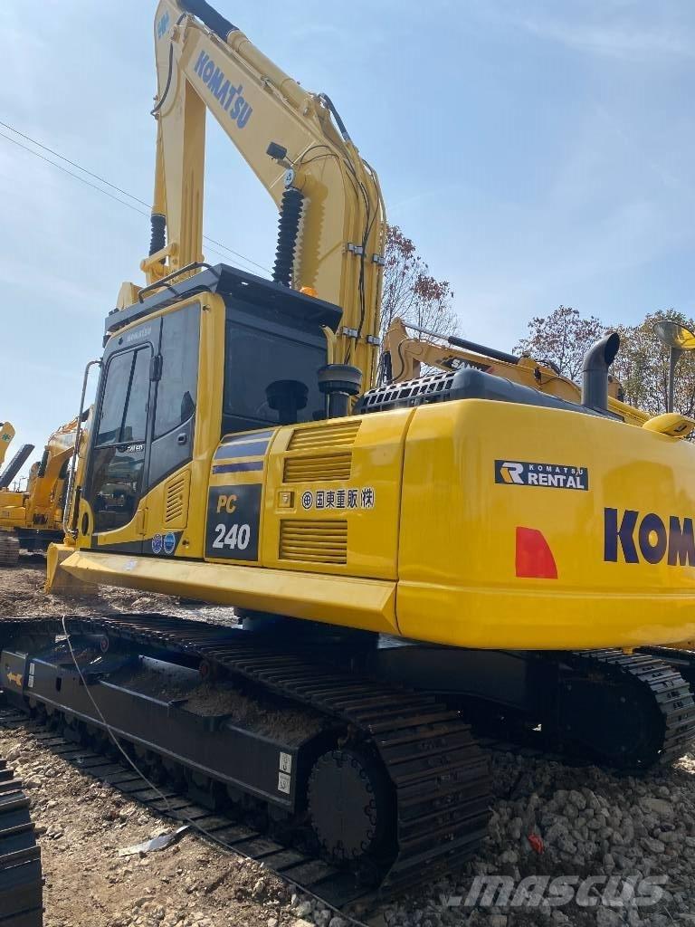 Komatsu 240LC-8 Koparki gąsienicowe