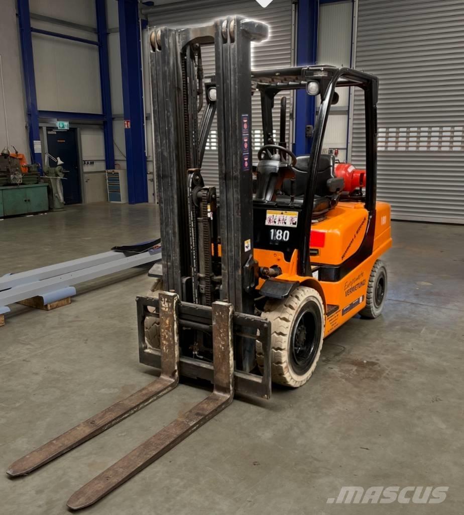 Yale GLP 35 VX Wózki LPG