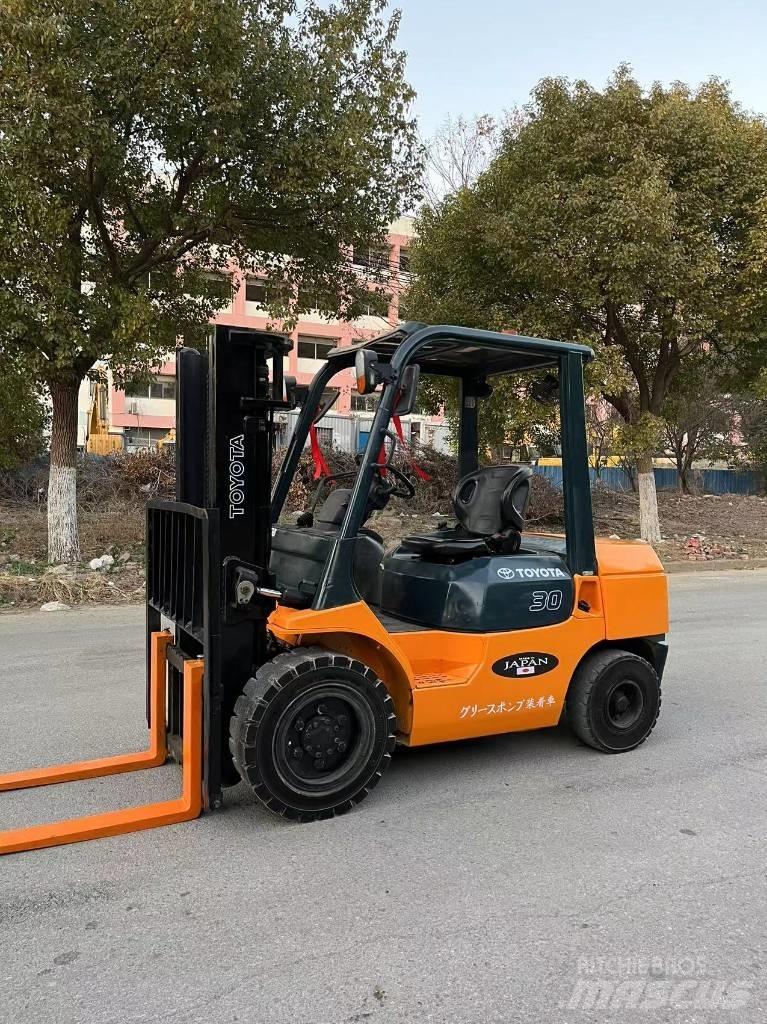 Toyota 7 FDN 30 Wózki Diesla