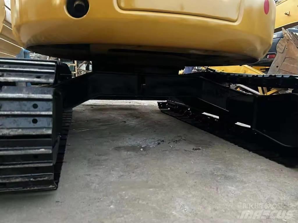 CAT 304 CR Minikoparki
