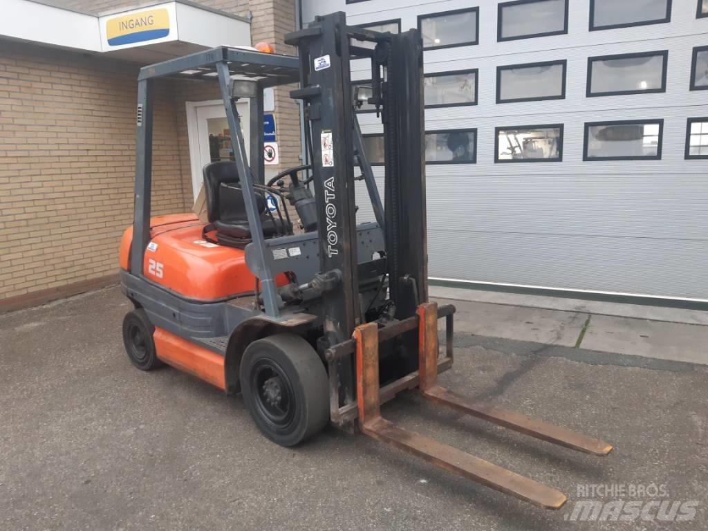 Toyota 6 FDF 25 Wózki Diesla