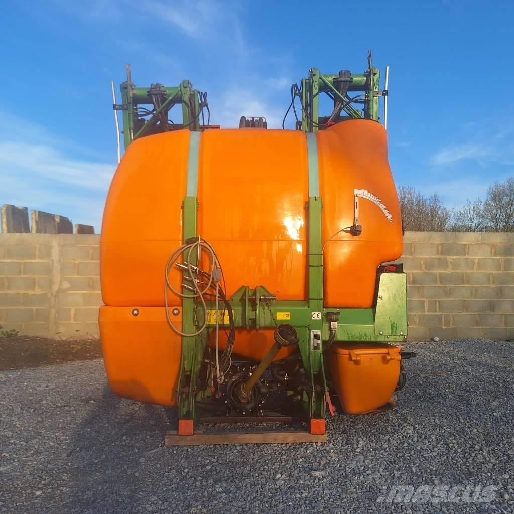 Amazone UF 1801 Zamontowane opryskiwacze