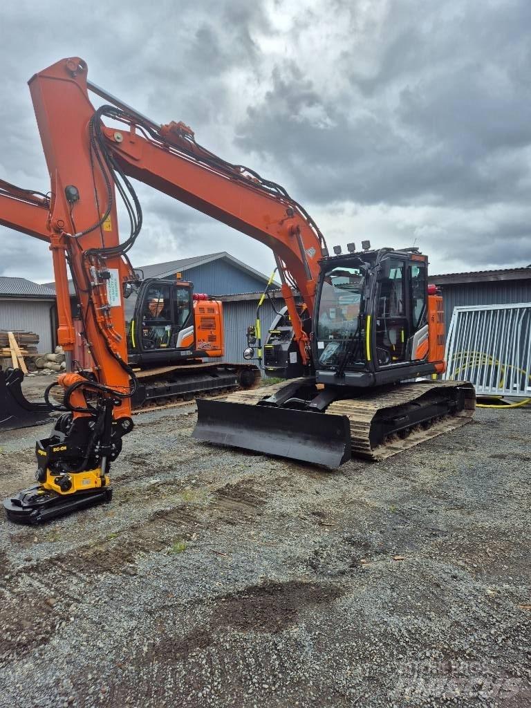 Hitachi ZX 135 US -7 Koparki gąsienicowe