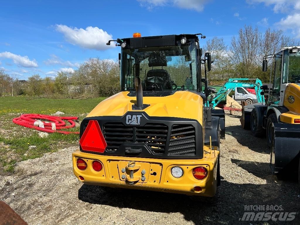 CAT 906 Ładowarki kołowe