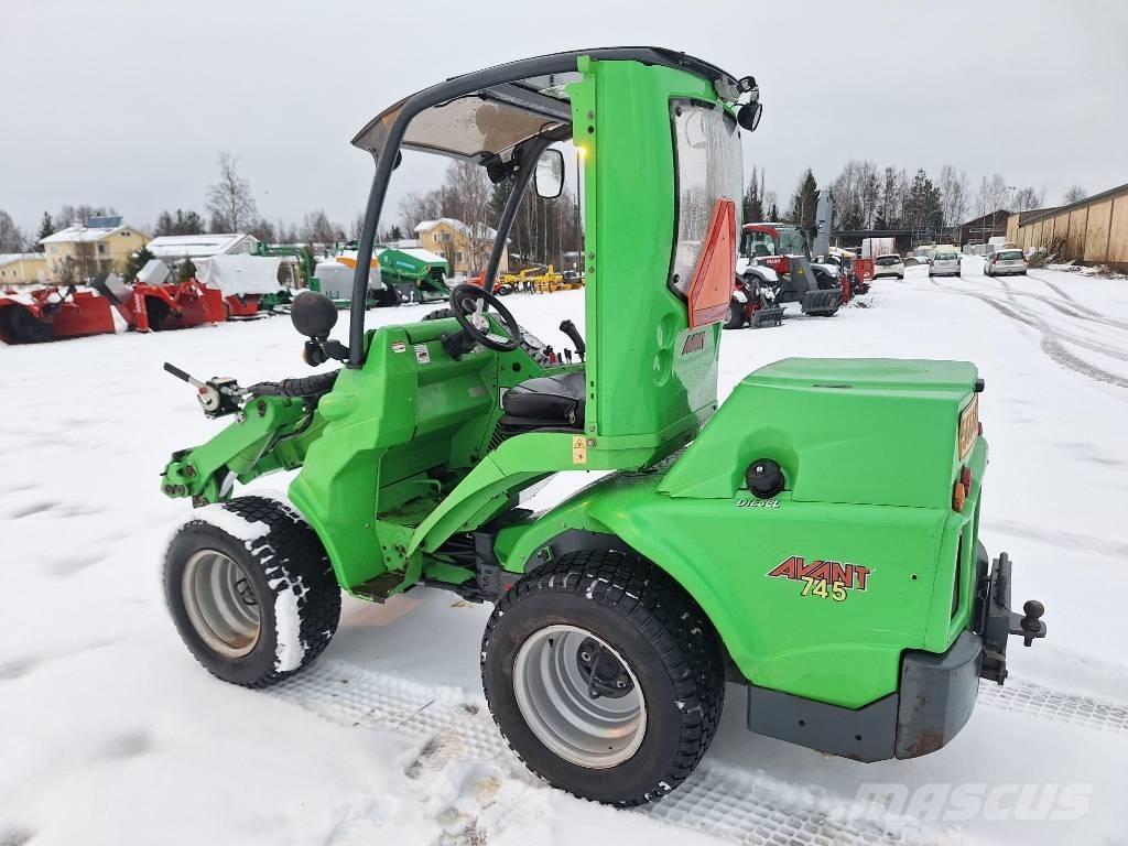 Avant 745 Ładowarki wielofunkcyjne