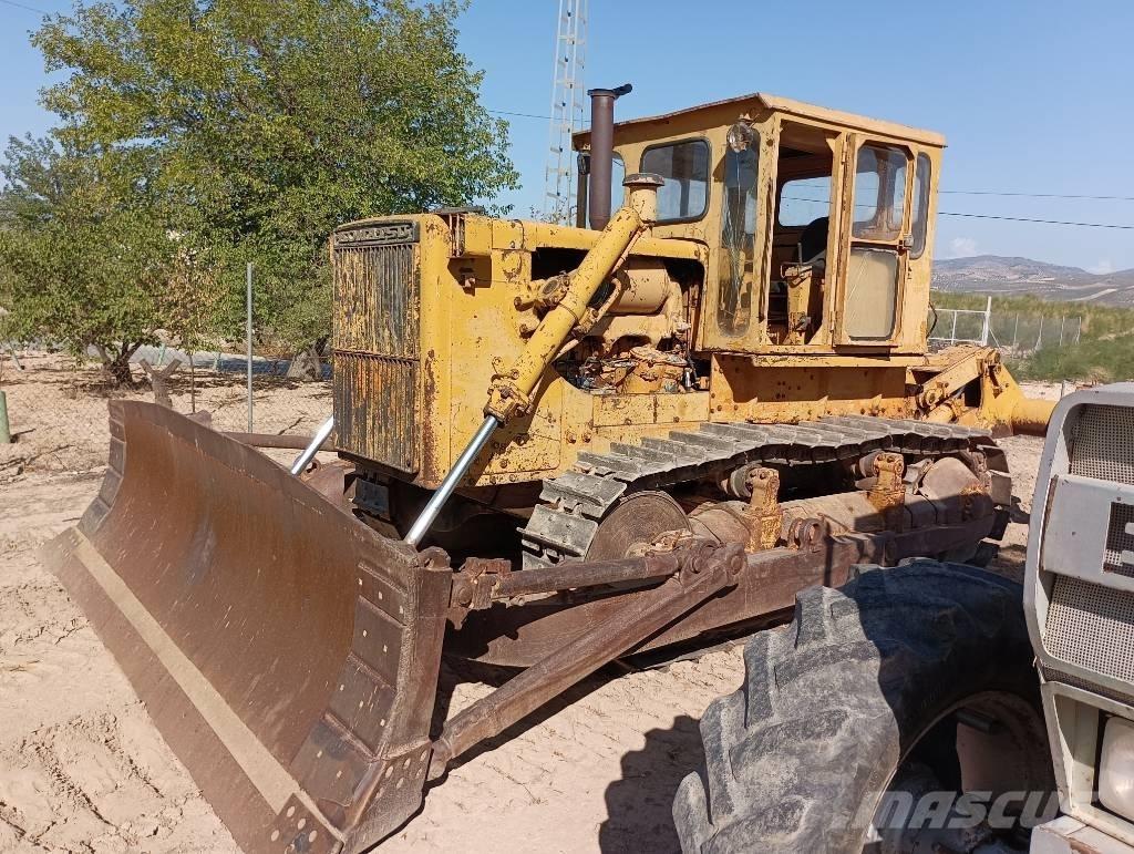 Komatsu D 85 A-12 Spycharki gąsienicowe