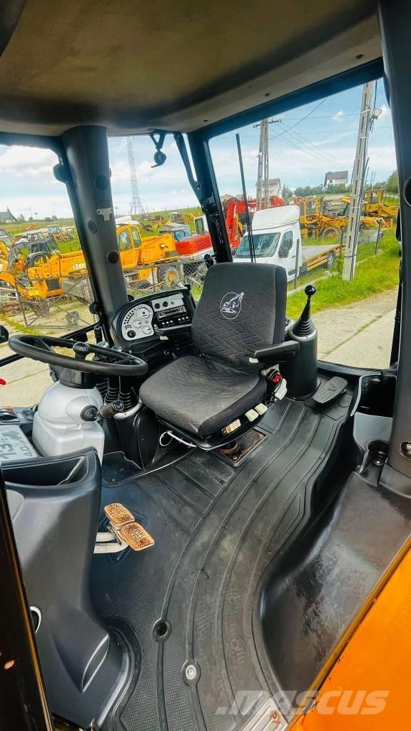 JCB 4 CX Koparko-ładowarki