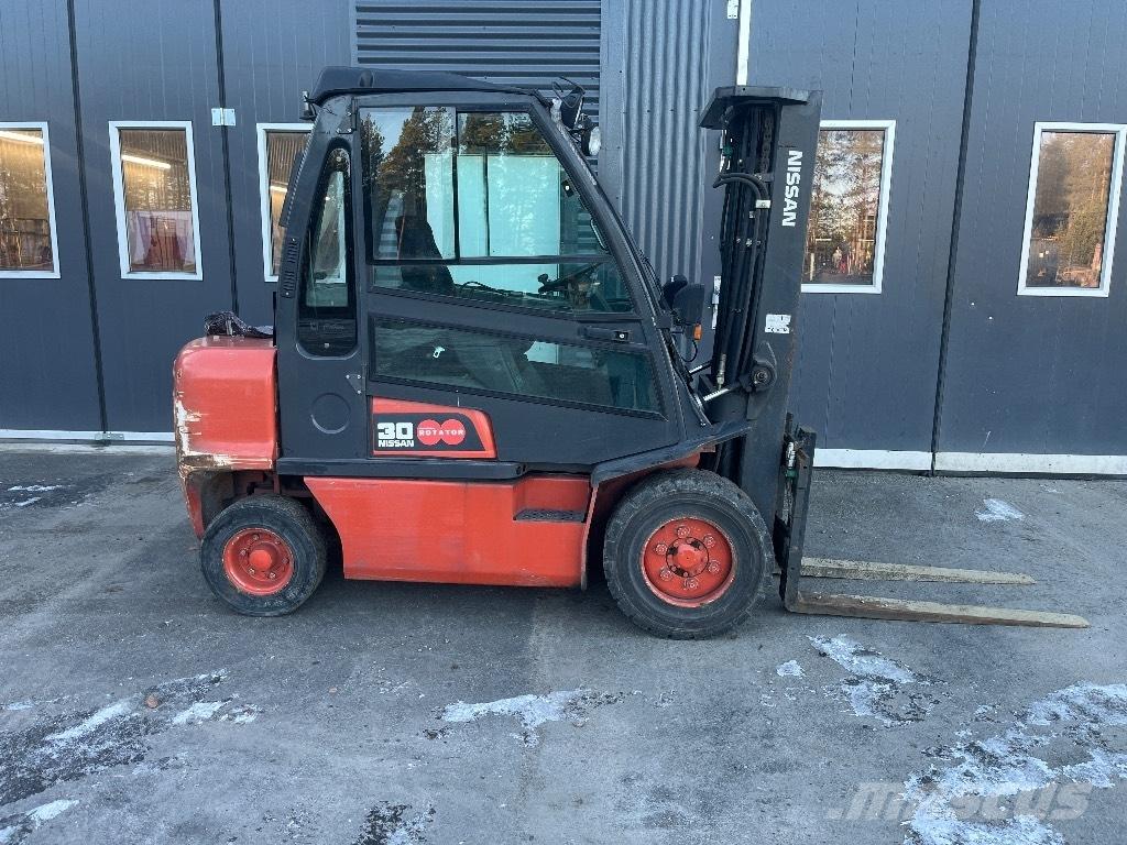 Nissan FGD02A300 Wózki Diesla