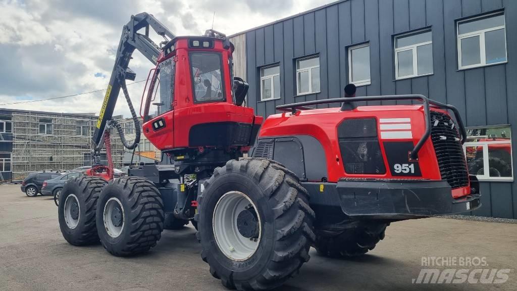 Komatsu 951 Harwestery
