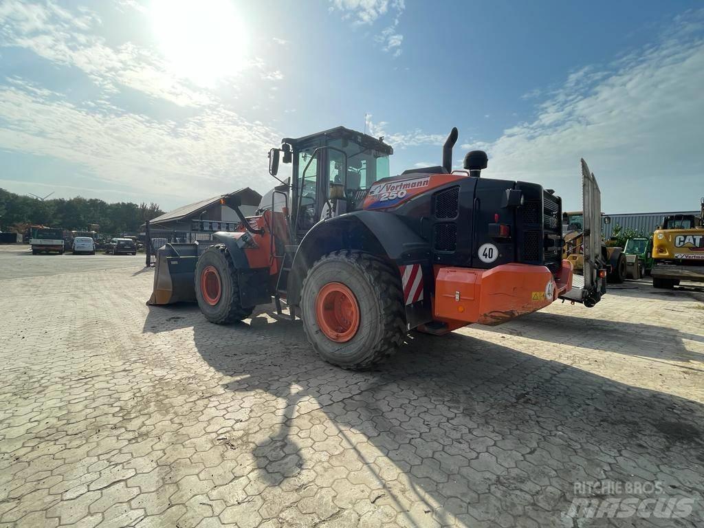 Hitachi ZW 250-6 Ładowarki kołowe